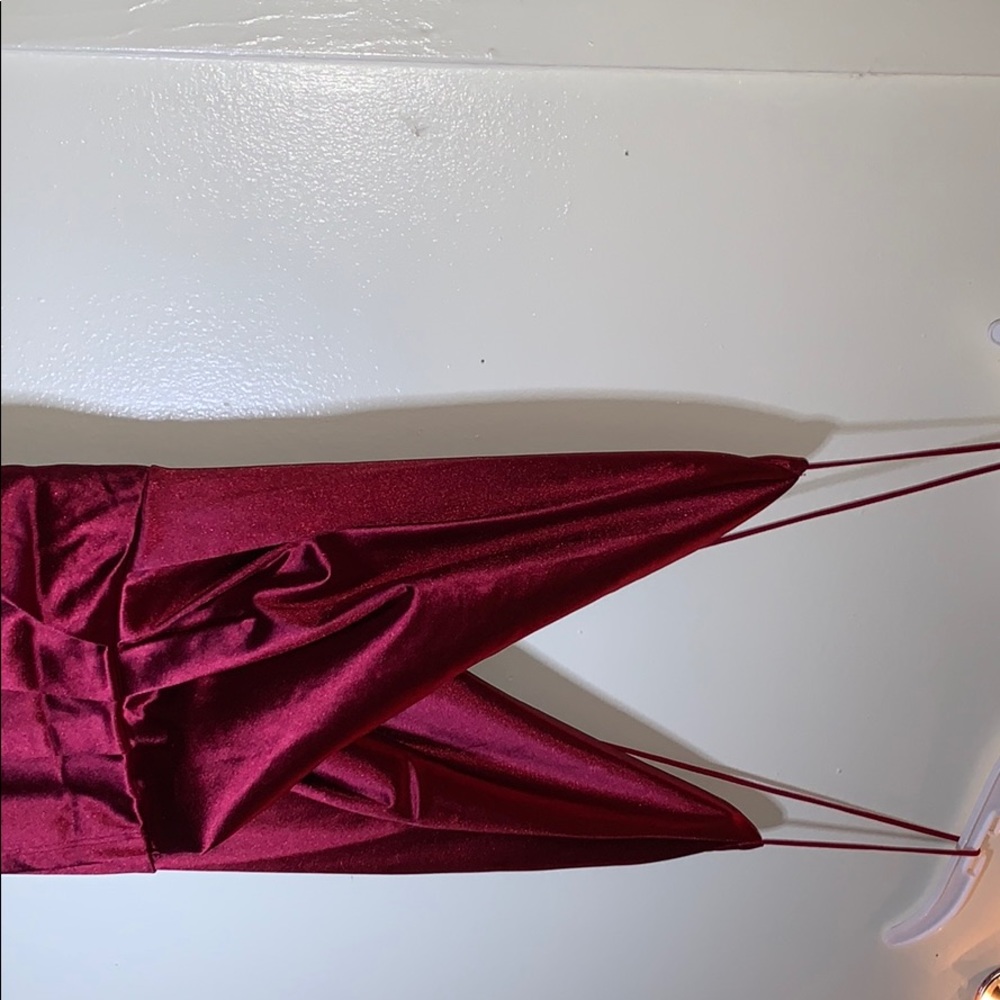 Flirty spaghetti strap dress burgundy